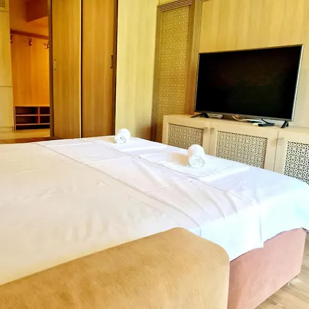 Luxurious - Pool View In Argisht Partez Apartament Złote Piaski